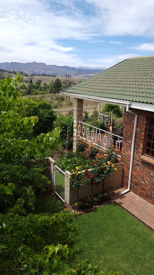 Clarens Cottages Exterior photo