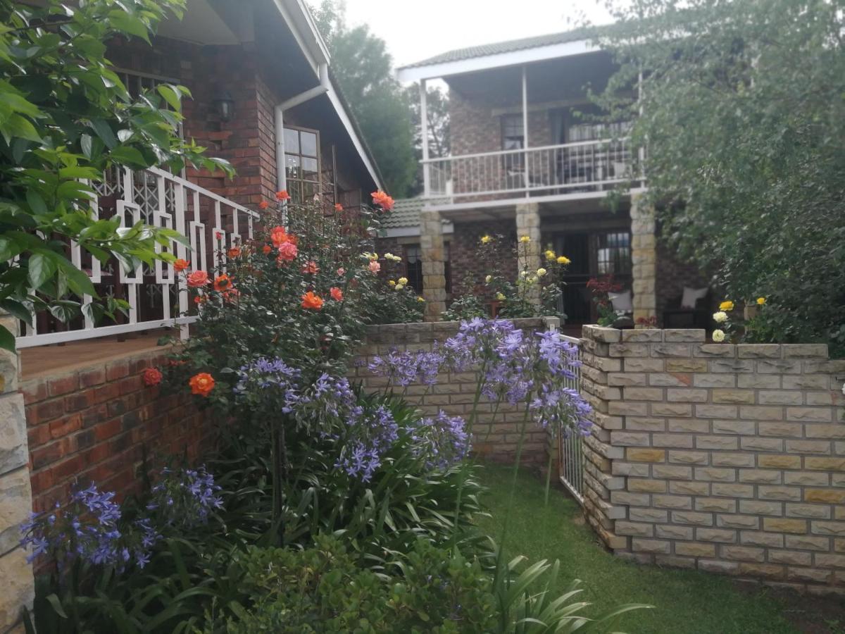 Clarens Cottages Exterior photo