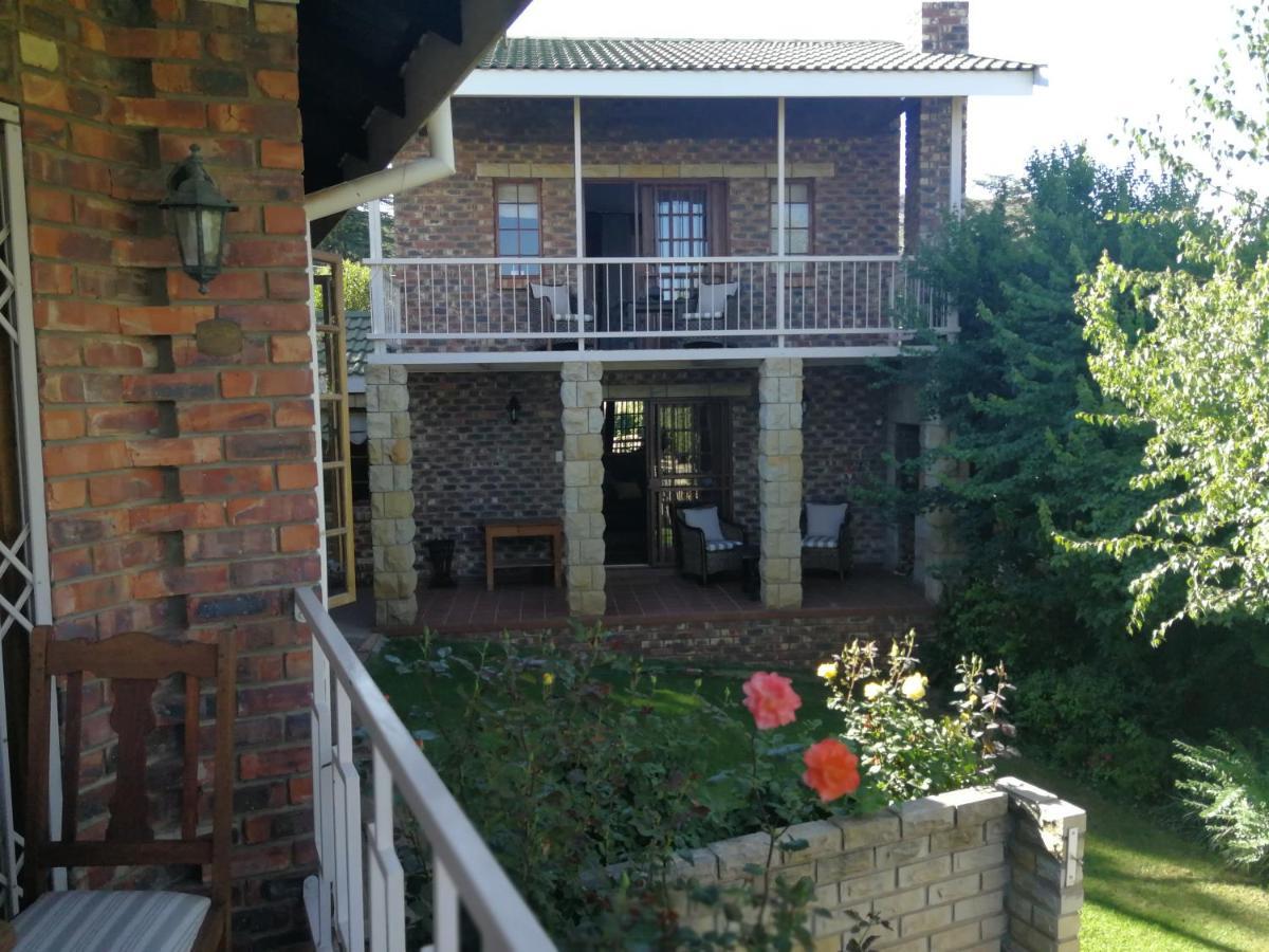 Clarens Cottages Exterior photo